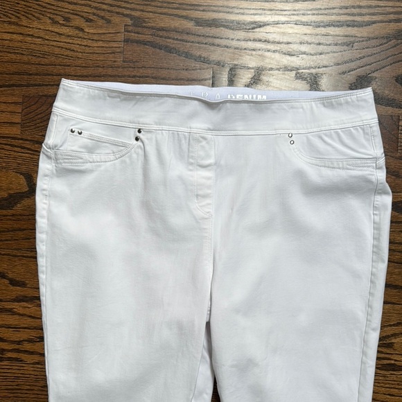 White Ultra Demin Ankle Cropped Jeans with Raw Hem Size XL - Picture 3 of 6